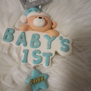 Very cute Christmas ornament.